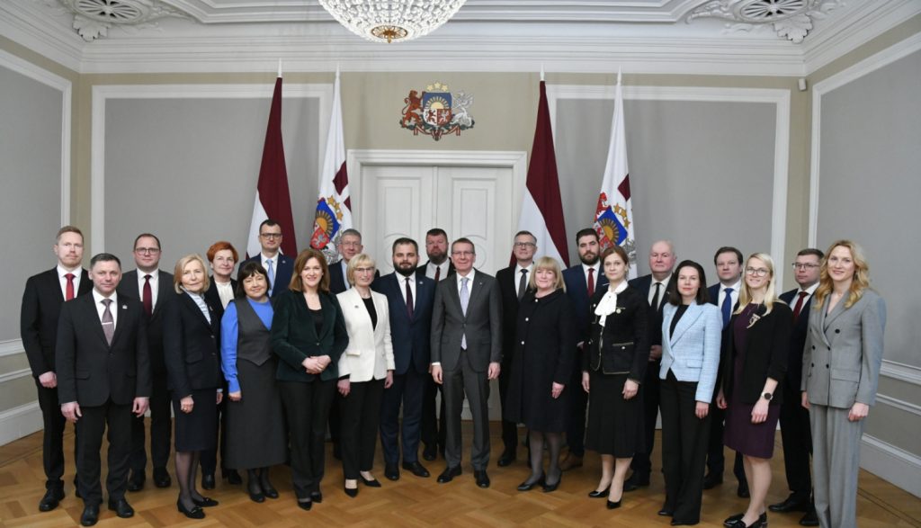 Saeimas deputātu balsojumi vizuāli un datos